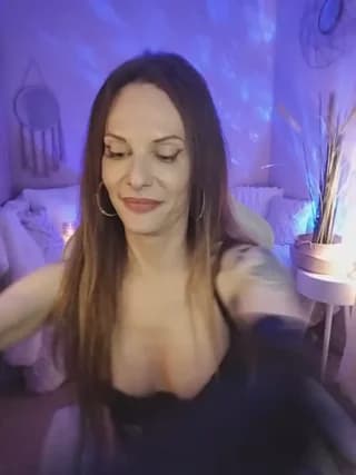 Luna_Kitanna - stripchat